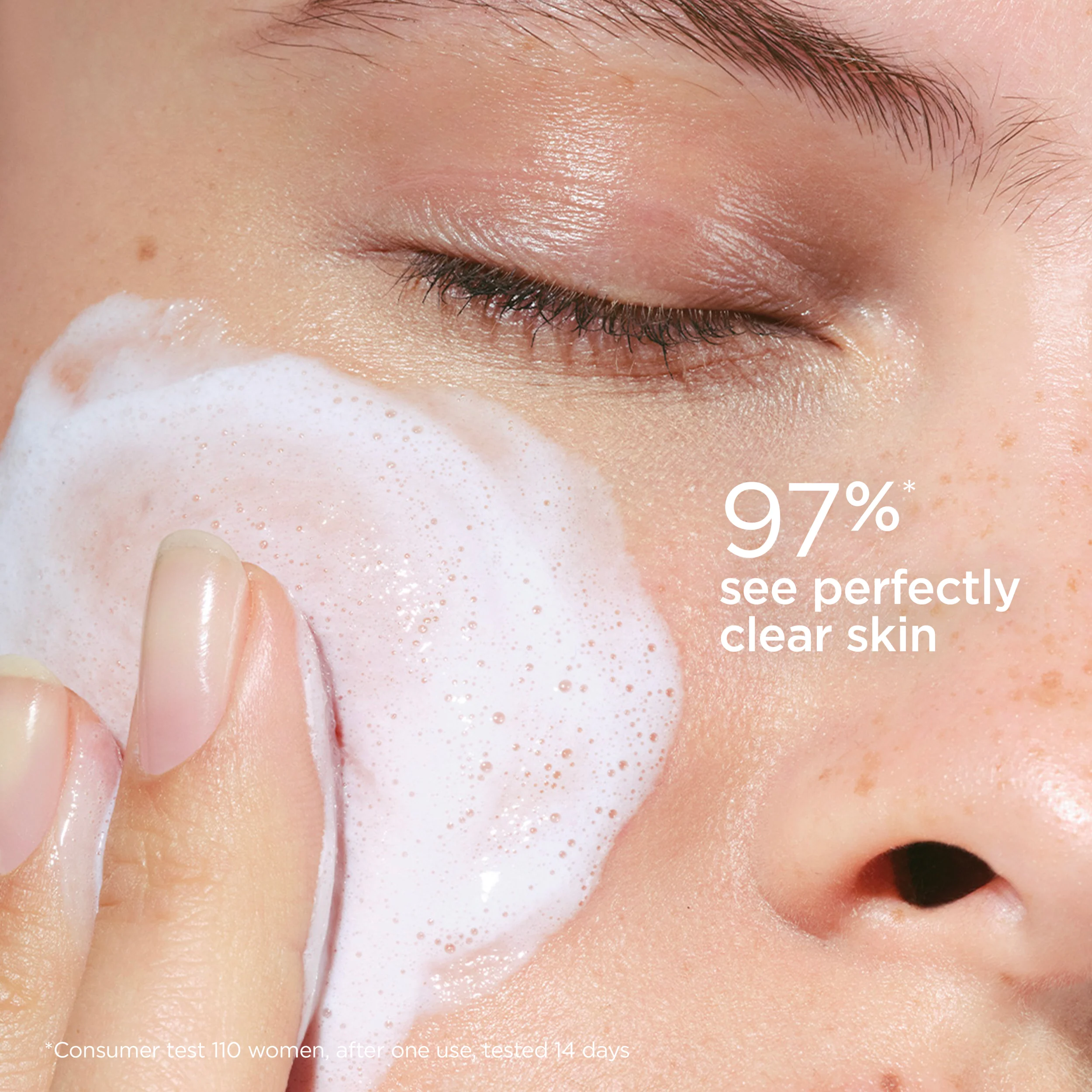Clarins Soothing Gentle Foaming Cleanser - Image 5